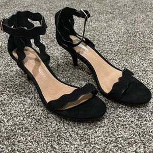 EUC Chinese Laundry size 6.5 black heeled sandals with ankle strap.